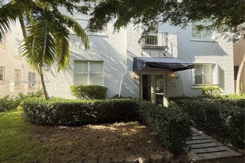 Купить кондоминиум в Корал-Гейблс, Флорида 25.55м2, № 1930533 - фото 2