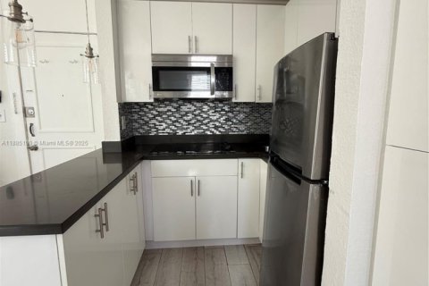 Купить кондоминиум в Корал-Гейблс, Флорида 25.55м2, № 1930533 - фото 6