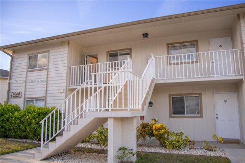 Condo in Naples, Florida, 2 bedrooms  № 2003457