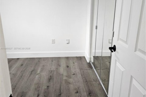 Villa ou maison à vendre à Miami, Floride: 3 chambres, 109.62 m2 № 2024457 - photo 20