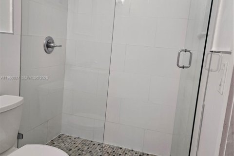 Villa ou maison à vendre à Miami, Floride: 3 chambres, 109.62 m2 № 2024457 - photo 25