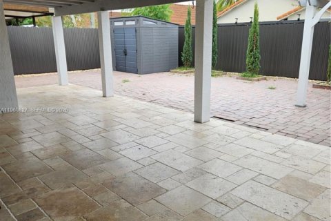 Villa ou maison à vendre à Miami, Floride: 3 chambres, 109.62 m2 № 2024457 - photo 10