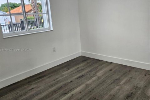 Villa ou maison à vendre à Miami, Floride: 3 chambres, 109.62 m2 № 2024457 - photo 19