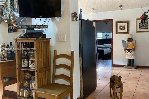 House in Miami, Florida 4 bedrooms, 301.75 sq.m. № 1497130 - photo 11