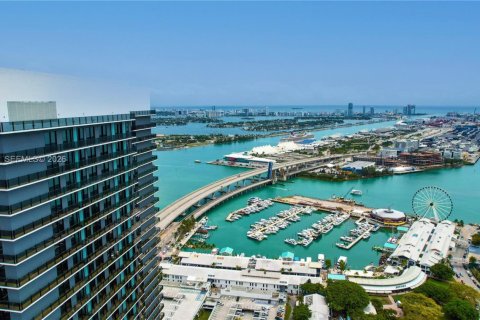 Condominio en alquiler en Miami, Florida, 33.63 m2 № 2243744 - foto 3