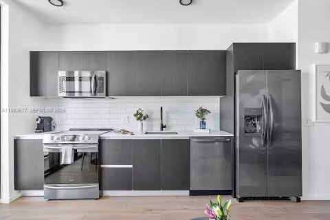 Condominio en alquiler en Miami, Florida, 33.63 m2 № 2243744 - foto 4
