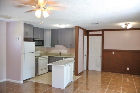 Condo in Boynton Beach, Florida, 2 bedrooms  № 2242041 - photo 2