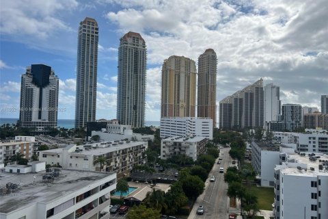 Condo in Sunny Isles Beach, Florida, 2 bedrooms  № 1862265 - photo 26