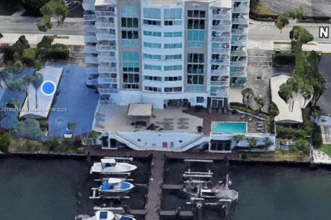 Condo in Sunny Isles Beach, Florida, 2 bedrooms  № 1862265 - photo 6
