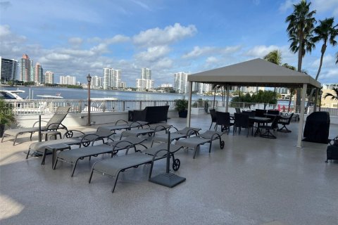 Condo in Sunny Isles Beach, Florida, 2 bedrooms  № 1862265 - photo 4