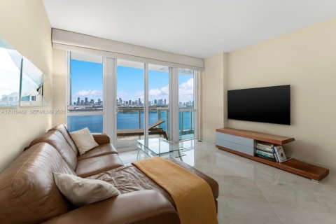 Condominio en venta en Miami Beach, Florida, 1 dormitorio, 72.09 m2 № 2384892 - foto 2