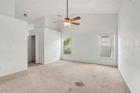 House in Orlando, Florida 4 bedrooms, 214.42 sq.m. № 2134296 - photo 15