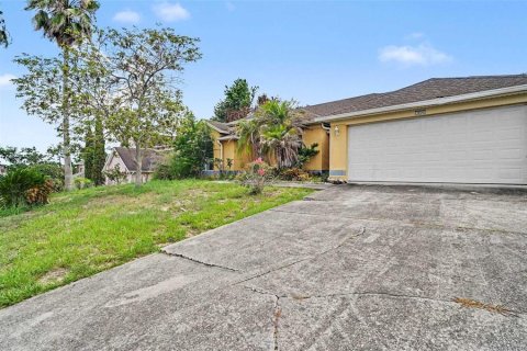 House in Orlando, Florida 4 bedrooms, 214.42 sq.m. № 2134296 - photo 4