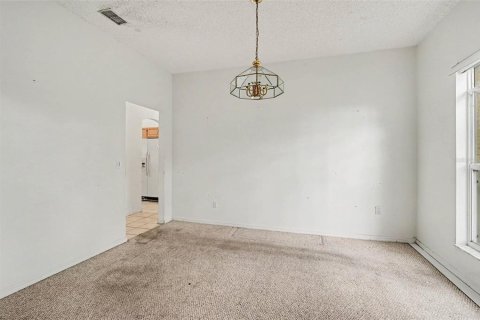 House in Orlando, Florida 4 bedrooms, 214.42 sq.m. № 2134296 - photo 14