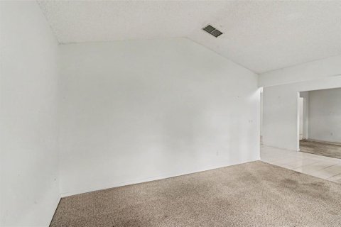 House in Orlando, Florida 4 bedrooms, 214.42 sq.m. № 2134296 - photo 13