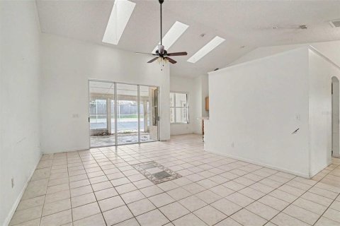 House in Orlando, Florida 4 bedrooms, 214.42 sq.m. № 2134296 - photo 6