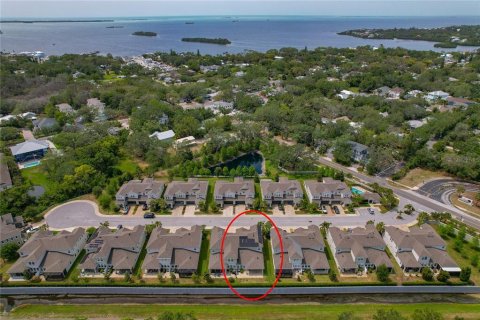Townhouse in Palm Harbor, Florida 3 bedrooms, 215.9 sq.m. № 2198288 - photo 2