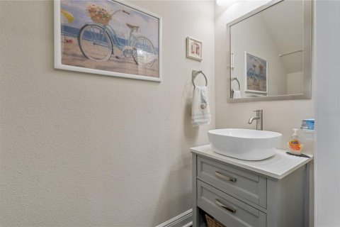 Townhouse in Palm Harbor, Florida 3 bedrooms, 215.9 sq.m. № 2198288 - photo 24