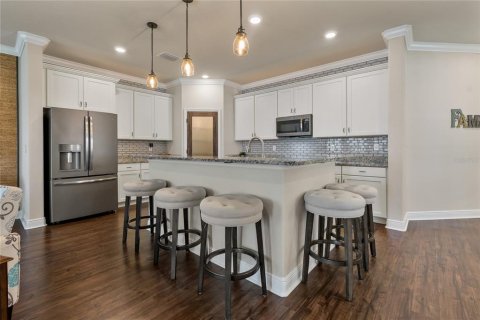 Townhouse in Palm Harbor, Florida 3 bedrooms, 215.9 sq.m. № 2198288 - photo 4