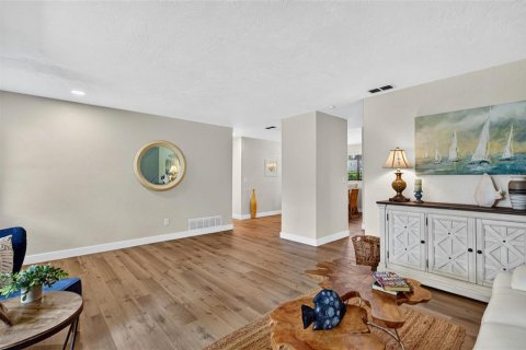 House in Port Orange, Florida 3 bedrooms, 146.04 sq.m. № 2203493 - photo 10