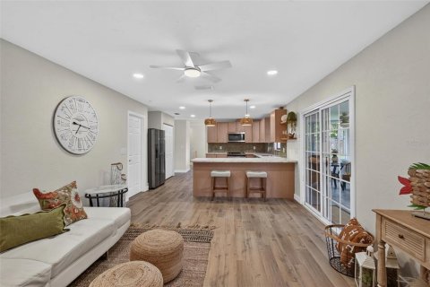 House in Port Orange, Florida 3 bedrooms, 146.04 sq.m. № 2203493 - photo 24