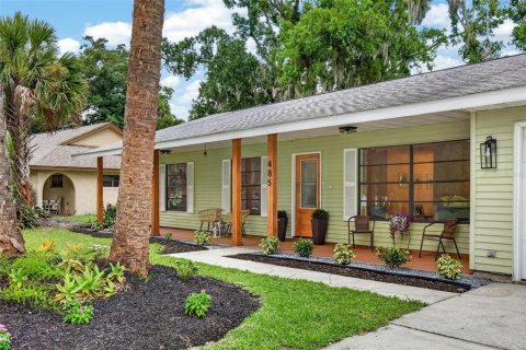 House in Port Orange, Florida 3 bedrooms, 146.04 sq.m. № 2203493 - photo 2