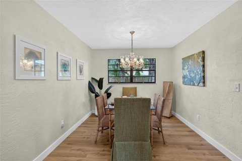 House in Port Orange, Florida 3 bedrooms, 146.04 sq.m. № 2203493 - photo 12