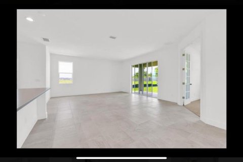 House in Minneola, Florida 4 bedrooms, 306.02 sq.m. № 2416278 - photo 25