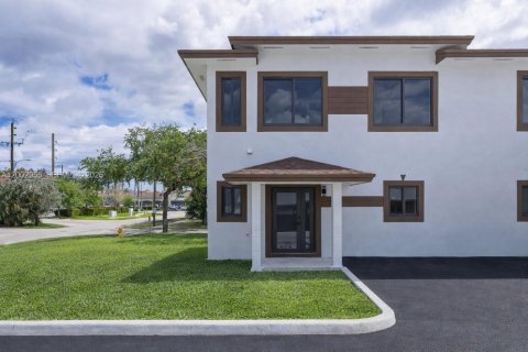 Immobilier commercial à vendre à Dania Beach, Floride № 2170389 - photo 2