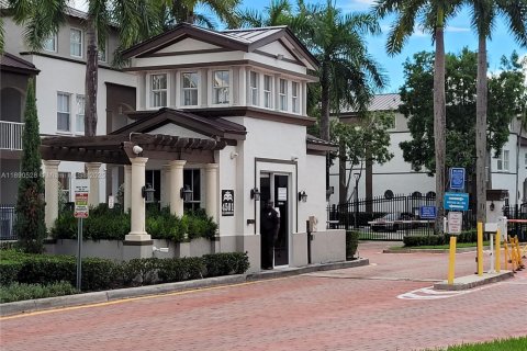 Condominio en venta en Miramar, Florida, 3 dormitorios, 138.52 m2 № 1944478 - foto 2