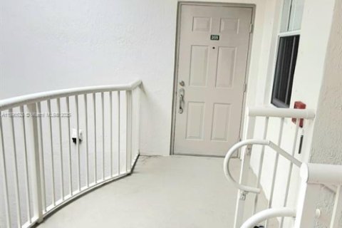 Condominio en venta en Miramar, Florida, 3 dormitorios, 138.52 m2 № 1944478 - foto 4