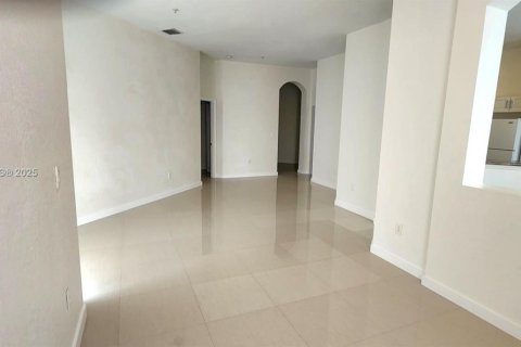 Condominio en venta en Miramar, Florida, 3 dormitorios, 138.52 m2 № 1944478 - foto 8