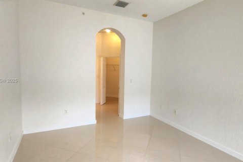 Condominio en venta en Miramar, Florida, 3 dormitorios, 138.52 m2 № 1944478 - foto 7