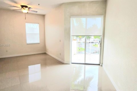 Condominio en venta en Miramar, Florida, 3 dormitorios, 138.52 m2 № 1944478 - foto 5