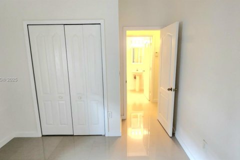 Condominio en venta en Miramar, Florida, 3 dormitorios, 138.52 m2 № 1944478 - foto 14