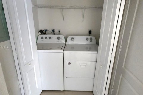 Condominio en venta en Miramar, Florida, 3 dormitorios, 138.52 m2 № 1944478 - foto 16