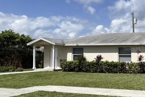 Propiedad comercial en Boynton Beach, Florida 195.09 m2 № 2148032