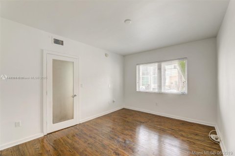 Condo in Miami Beach, Florida, 1 bedroom  № 1850880 - photo 18