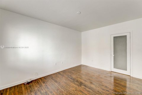 Condo in Miami Beach, Florida, 1 bedroom  № 1850880 - photo 20