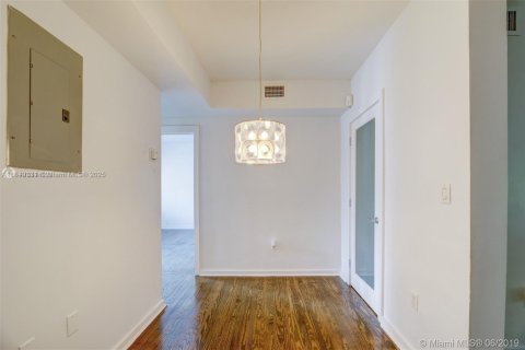 Condo in Miami Beach, Florida, 1 bedroom  № 1850880 - photo 14
