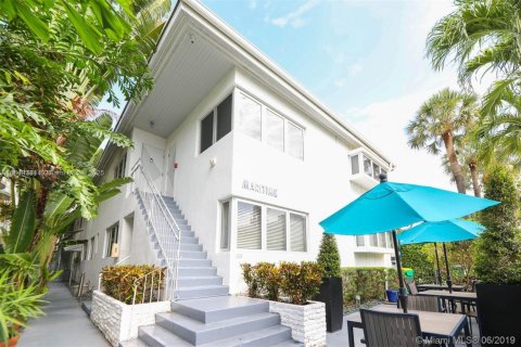 Condo in Miami Beach, Florida, 1 bedroom  № 1850880 - photo 2
