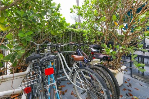 Condo in Miami Beach, Florida, 1 bedroom  № 1850880 - photo 26