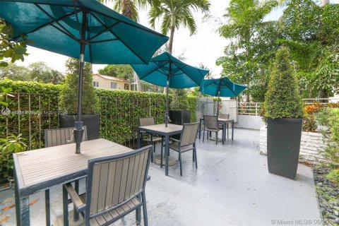 Condo in Miami Beach, Florida, 1 bedroom  № 1850880 - photo 25