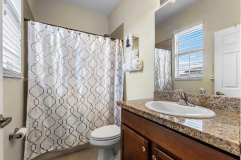 Купить таунхаус в Мирамар, Флорида 2 спальни, 163.51м2, № 2063975 - фото 21