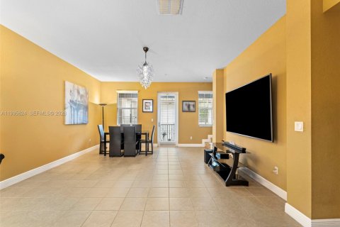 Купить таунхаус в Мирамар, Флорида 2 спальни, 163.51м2, № 2063975 - фото 5