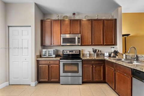 Купить таунхаус в Мирамар, Флорида 2 спальни, 163.51м2, № 2063975 - фото 11