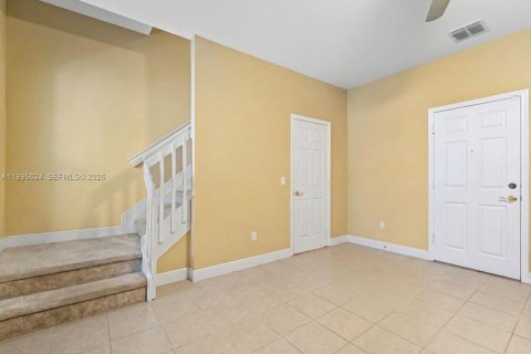 Купить таунхаус в Мирамар, Флорида 2 спальни, 163.51м2, № 2063975 - фото 4