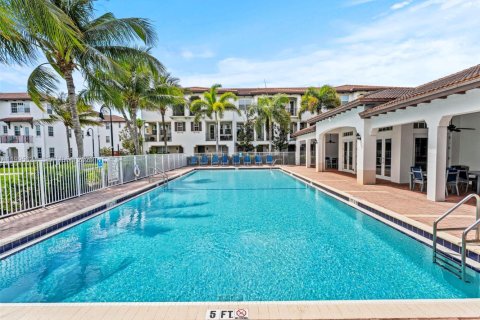 Купить таунхаус в Мирамар, Флорида 2 спальни, 163.51м2, № 2063975 - фото 26