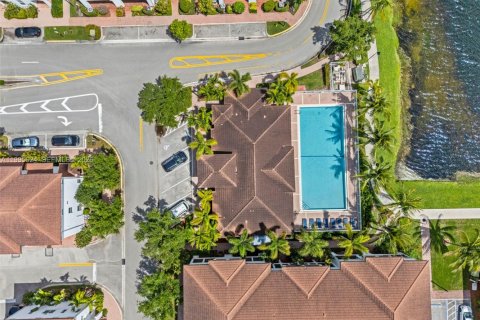 Купить таунхаус в Мирамар, Флорида 2 спальни, 163.51м2, № 2063975 - фото 30