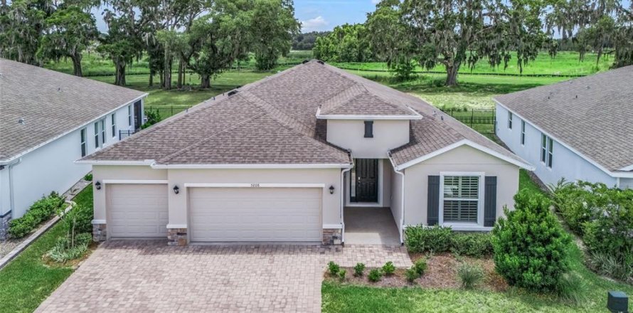 House in Ocala, Florida 4 bedrooms, 237.18 sq.m. № 2238204